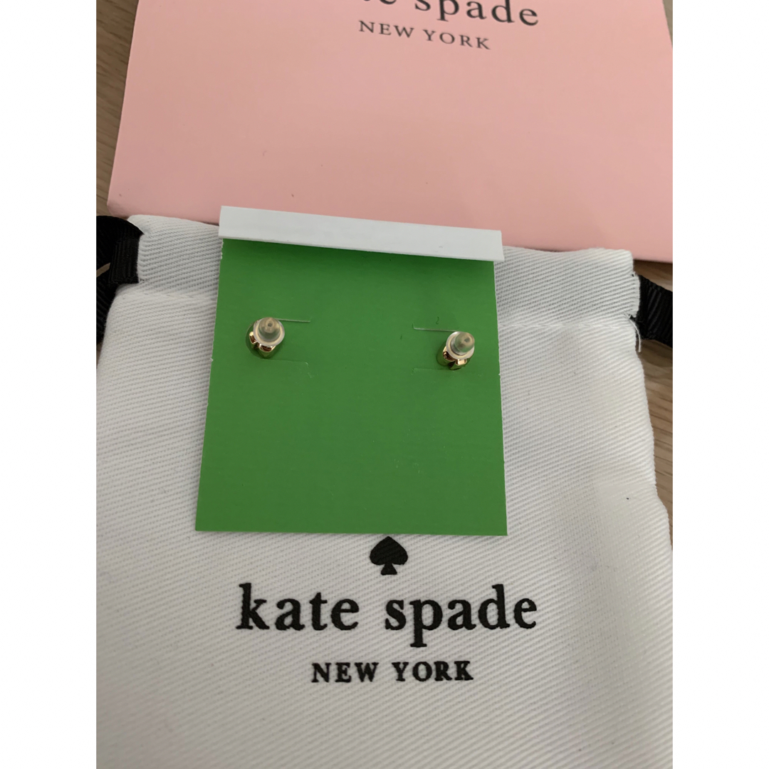 kate spade new york(ケイトスペードニューヨーク)のKS002B3 Kate spade  ハート　ピアス　パール　新品未使用 レディースのアクセサリー(ピアス)の商品写真