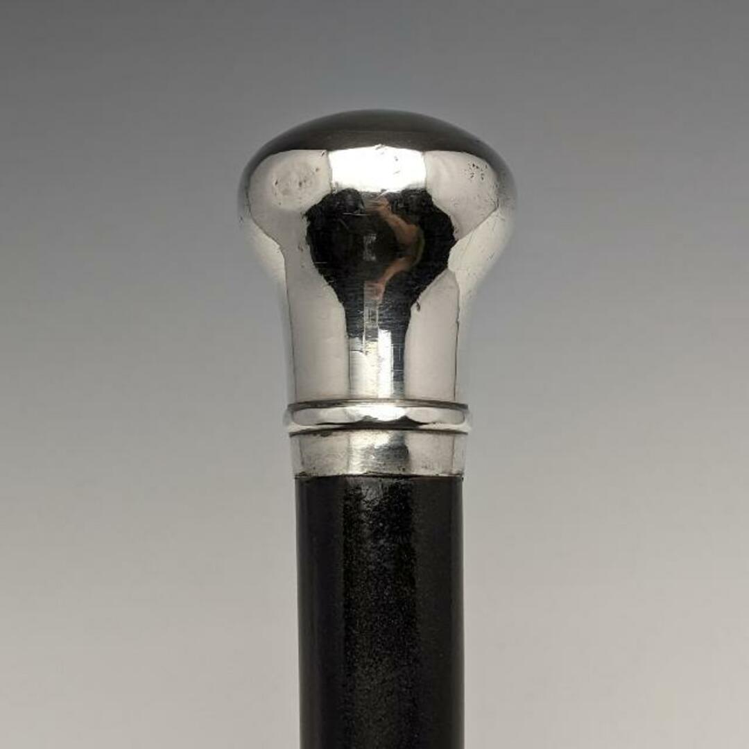 1922年 英国アンティーク 紳士用ステッキ 黒軸 純銀ポンメルハンドル 92cm目立った傷や汚れのない美品機能