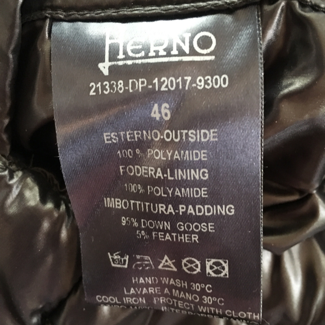 HERNO(ヘルノ)のゆかまる様専用です。美品❗️HERNOダウンコート レディースのジャケット/アウター(ダウンコート)の商品写真