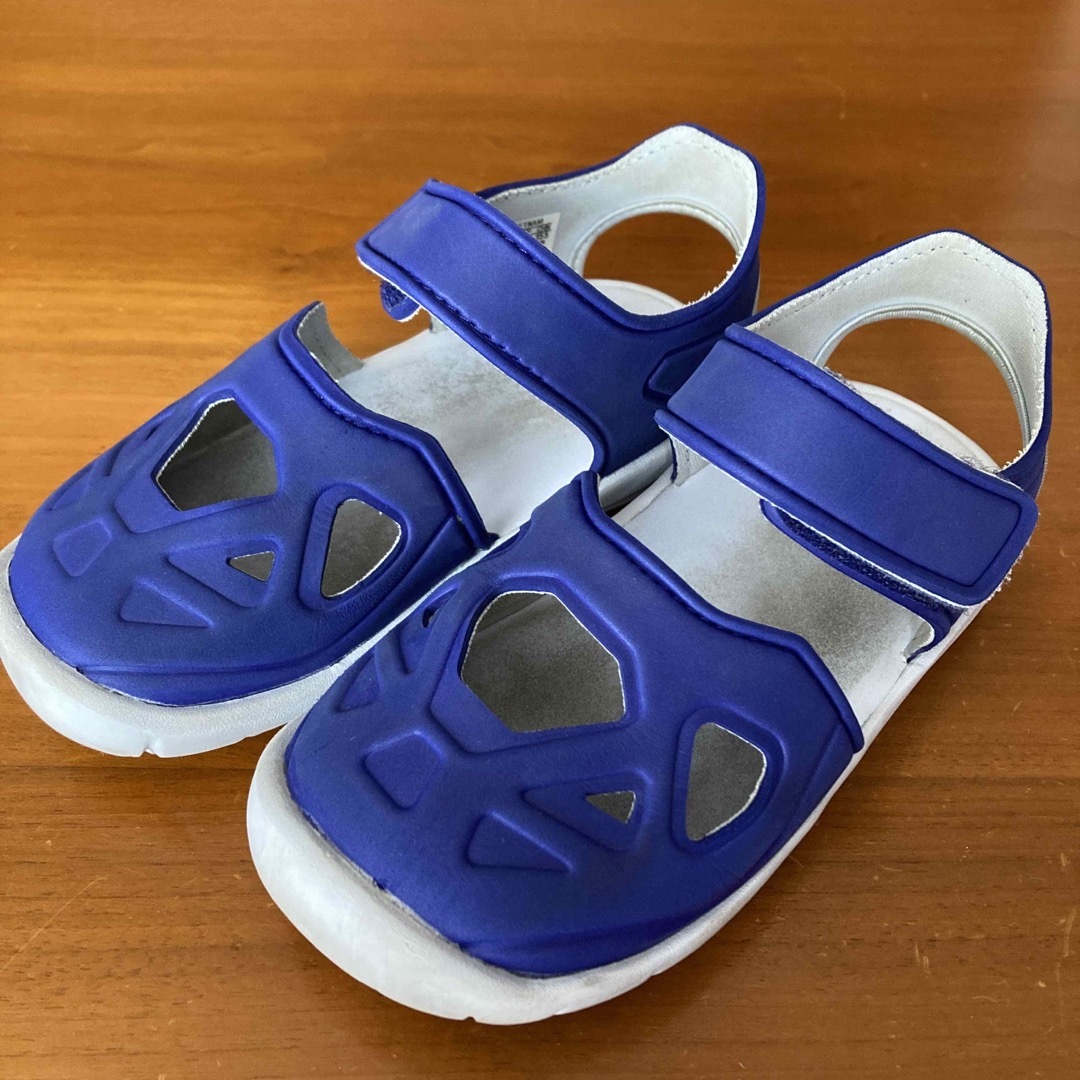 adidas adidasキッズサンダルの通販 by ともみ adidas アディダス キッズサンダル 水陸両用サンダル 18㎝