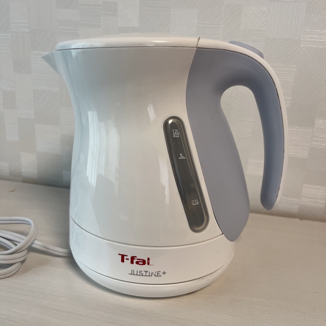 T-fal(ティファール)の中古品　美品　T-fal 電気ケトル 大容量1.2Ｌ スマホ/家電/カメラの生活家電(電気ケトル)の商品写真