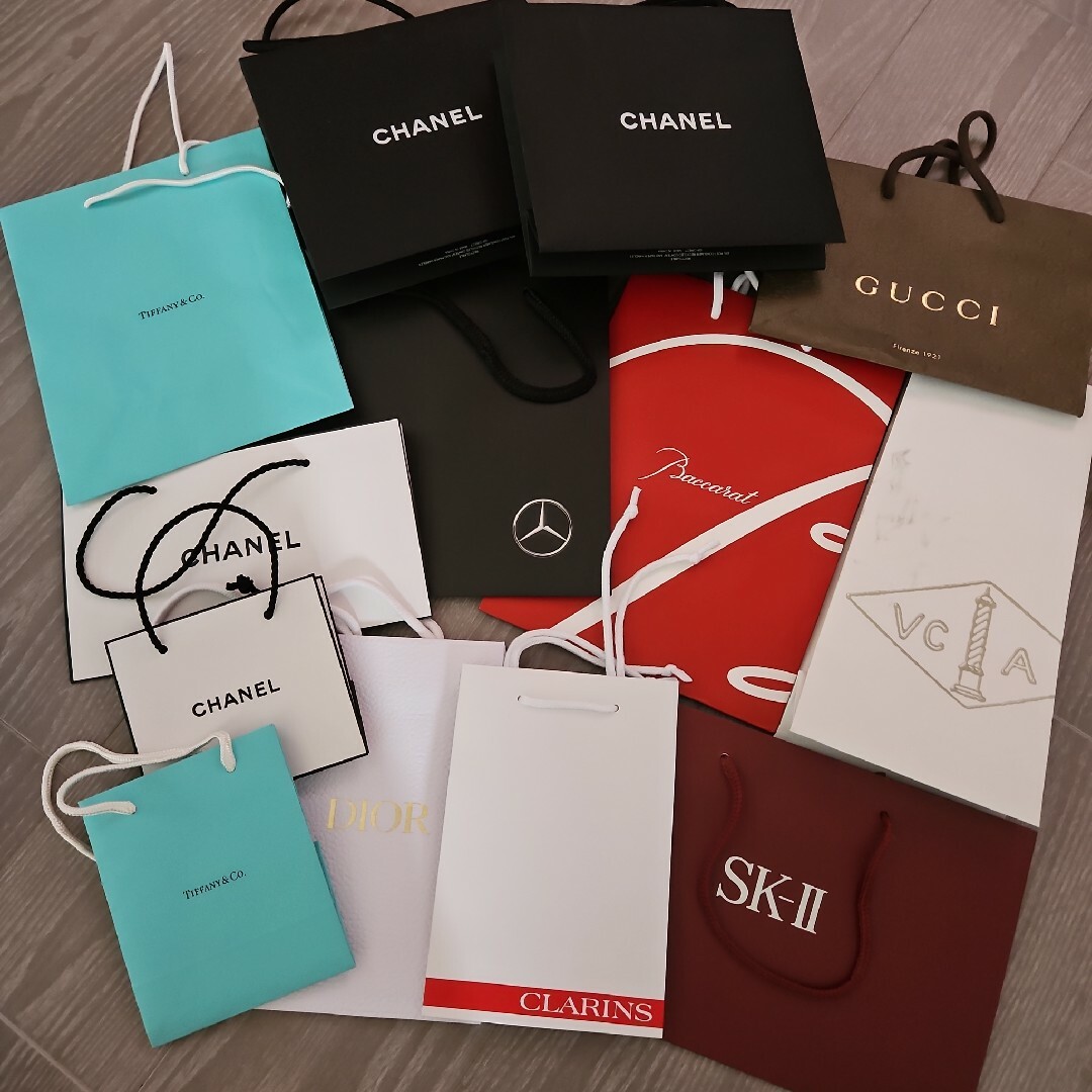 CHANEL - ブランド紙袋ブランドショッパー13枚セットの通販 by CHANEL - ブランド紙袋ブランドショッパー13枚セットの通販 by