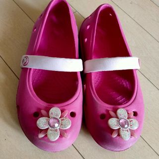 クロックス(crocs)のクロックス　サンダル　女の子　ピンク　サイズ11(サンダル)