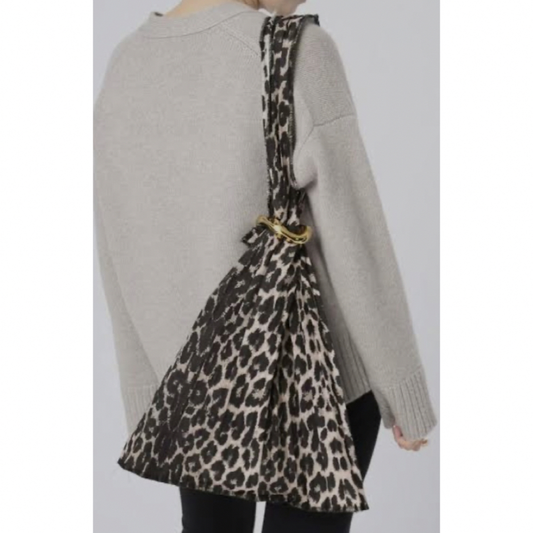 ドゥーズィエムクラス セルリ LEOPARD BIG プリーツバッグ ドゥーズィエムクラス セルリ LEOPARD BIG プリーツバッグ