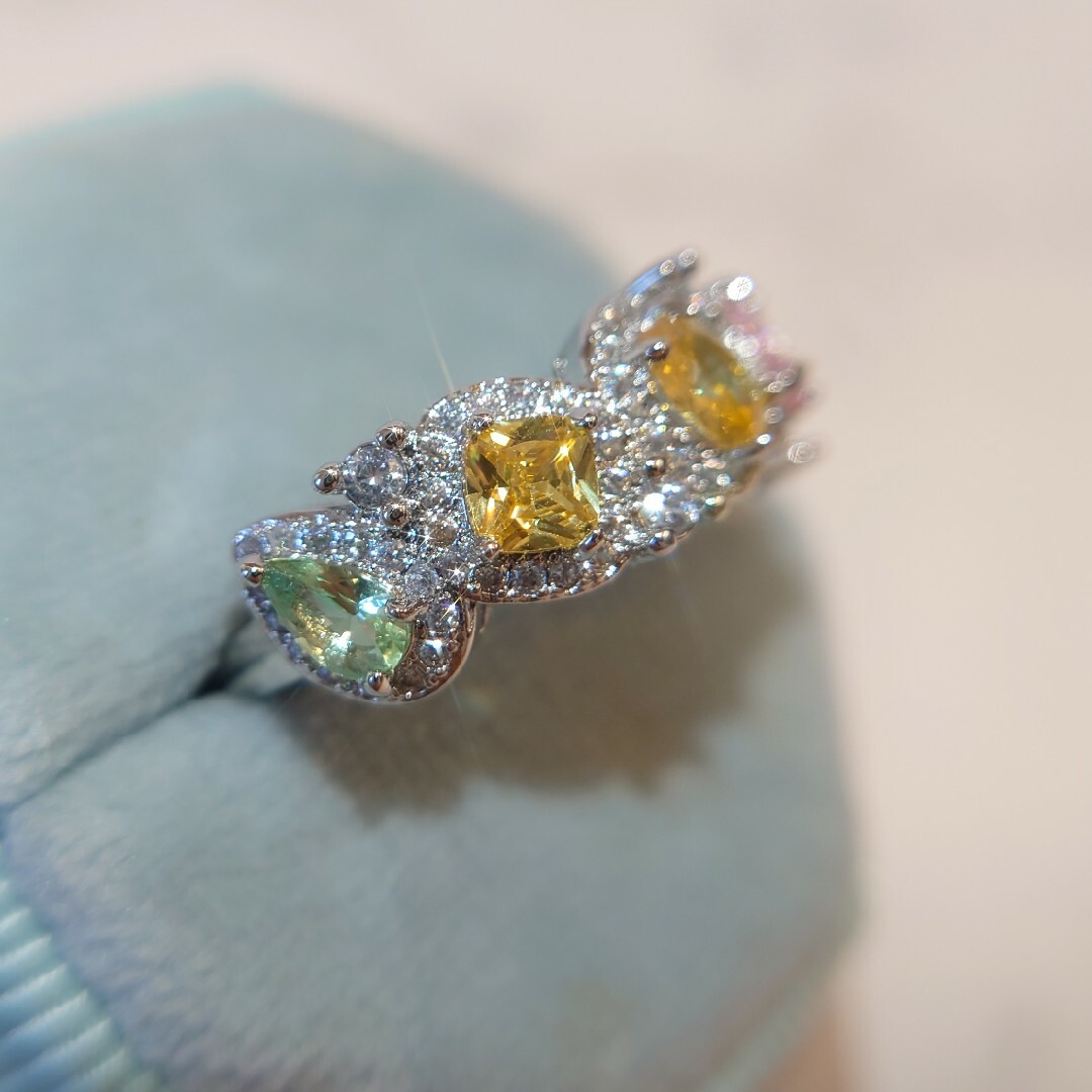 701 高級 sona ダイヤモンド マルチカラー オーバル フリーサイズ レディースのアクセサリー(リング(指輪))の商品写真
