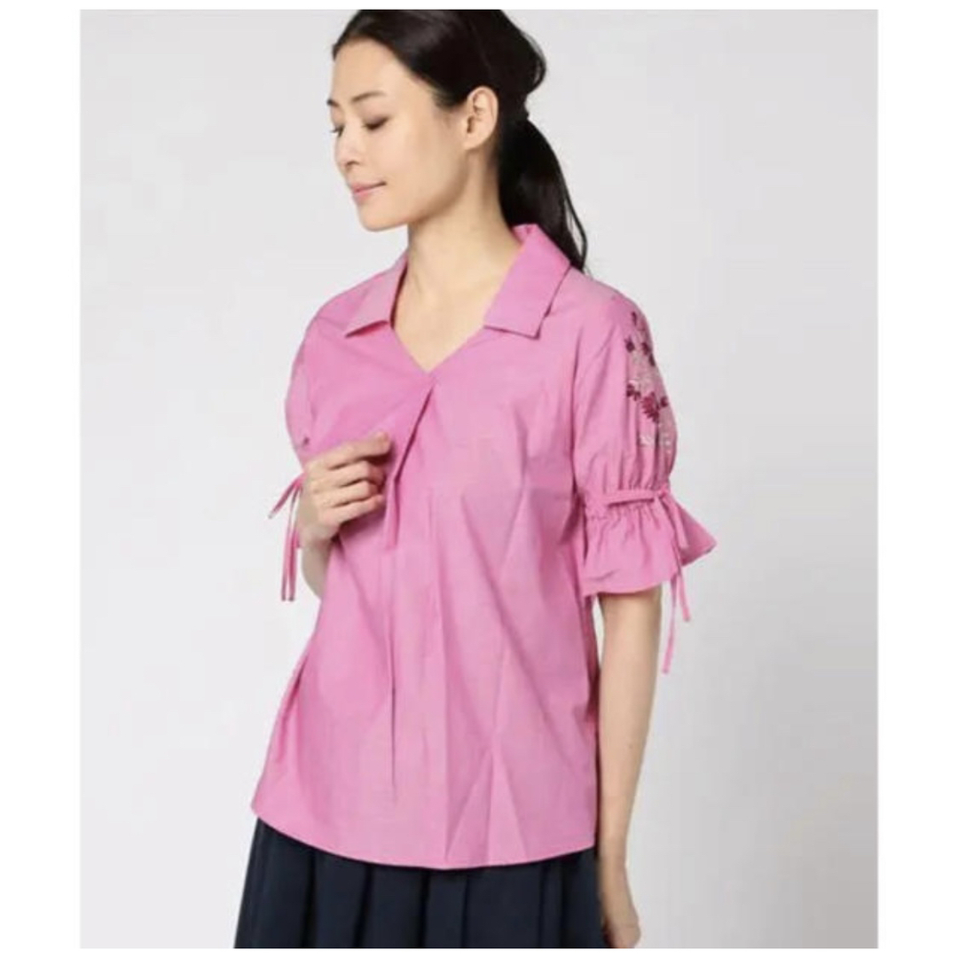 MISCH MASCH(ミッシュマッシュ)の新品　ミッシュマッシュ ピンク　半袖　シャツ　リボン　花　刺繍 レディースのトップス(シャツ/ブラウス(半袖/袖なし))の商品写真