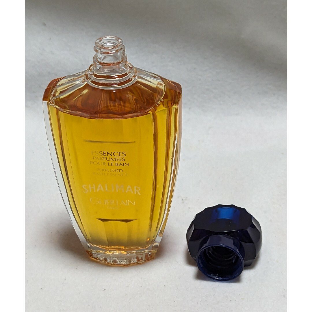 GUERLAIN(ゲラン)のゲランシャリマーパフュームドバスエッセンス100ml コスメ/美容のリラクゼーション(その他)の商品写真