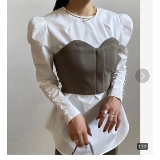 アメリヴィンテージ(Ameri VINTAGE)の2WAY SHOULDER TUCK BLOUSE(シャツ/ブラウス(長袖/七分))