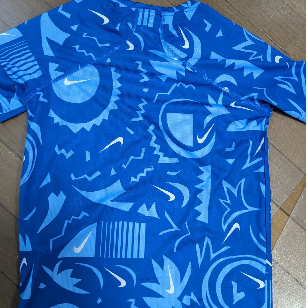 NIKE(ナイキ)のくるぶし様専用　ナイキ　速乾性　スポーツTシャツ　140程度 スポーツ/アウトドアのランニング(ウェア)の商品写真