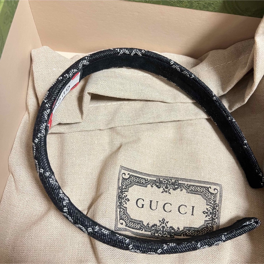 Gucci(グッチ)のGucci デニム カチューシャ 実物写真 値下げ可 箱付き レディースのヘアアクセサリー(カチューシャ)の商品写真