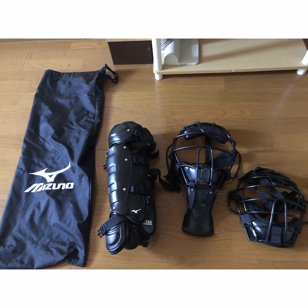 MIZUNO(ミズノ)のミズノ 少年軟式野球 J.S.B.B キャッチャー 防具4点セット ブラック スポーツ/アウトドアの野球(防具)の商品写真