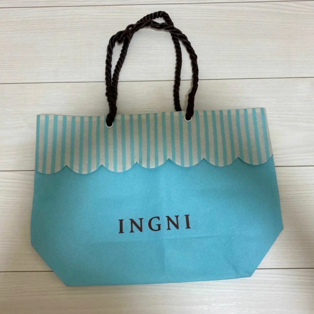 INGNI(イング)の【大人気商品】【INGNI】イング ショップ袋 ショッパー 不織布 水色 ブルー レディースのバッグ(ショップ袋)の商品写真