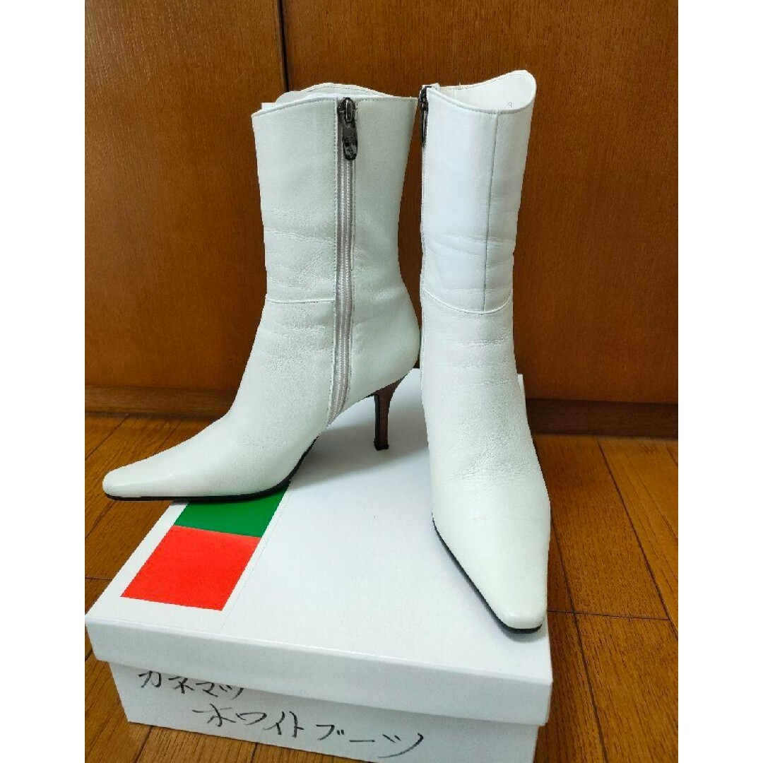 GINZA Kanematsu(ギンザカネマツ)の銀座カネマツ   ホワイトショートブーツ 23.5 レディースの靴/シューズ(ブーツ)の商品写真