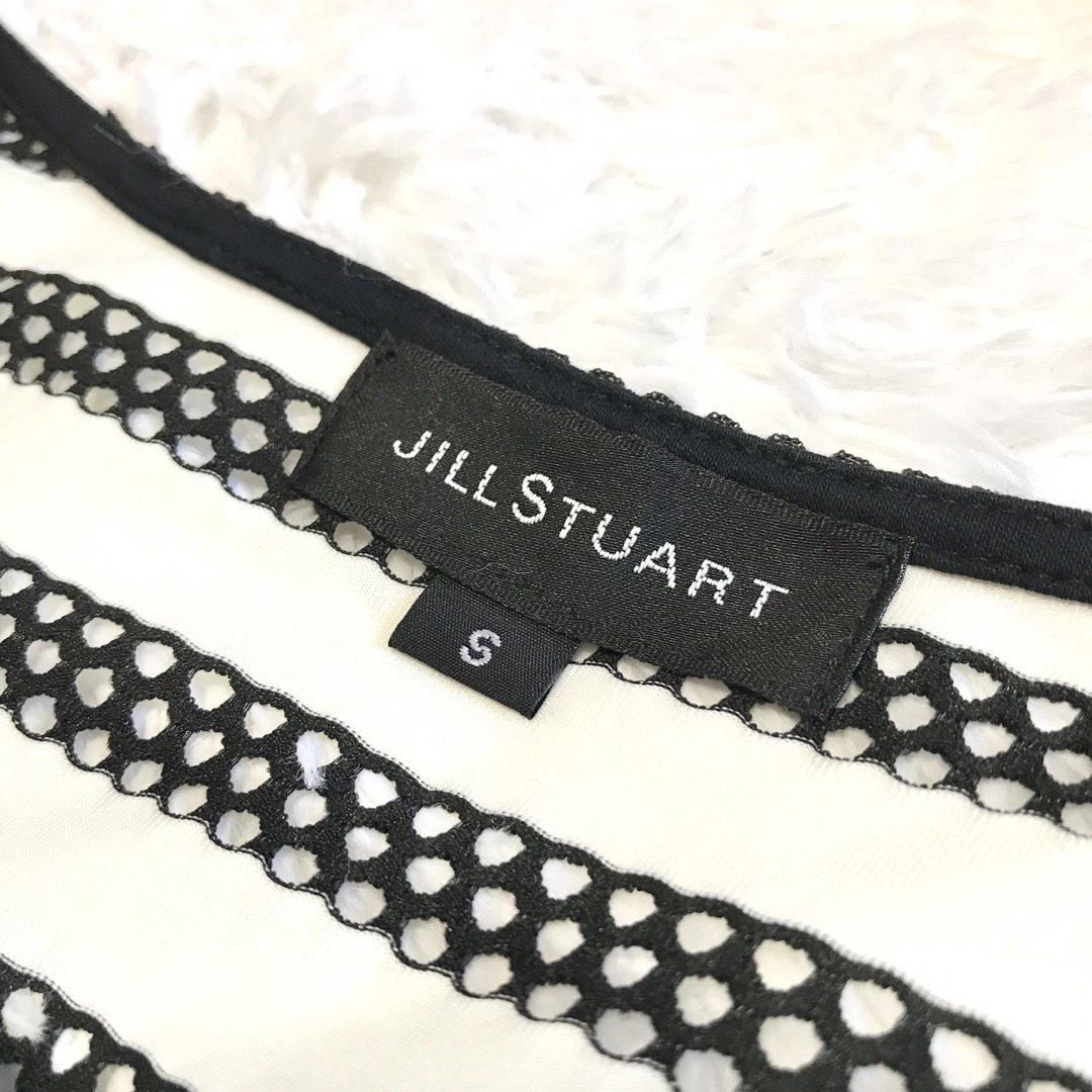 JILLSTUART(ジルスチュアート)の美品 ジルスチュアート パール付き トップス S  レディースのトップス(カットソー(長袖/七分))の商品写真