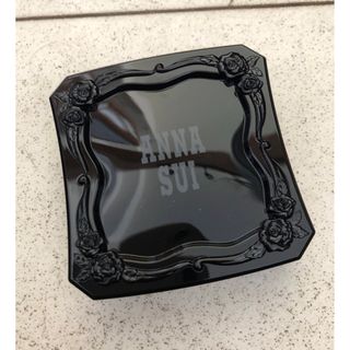 アナスイ(ANNA SUI)のシルキー パウダー ファンデーション #02 新品A(ファンデーション)