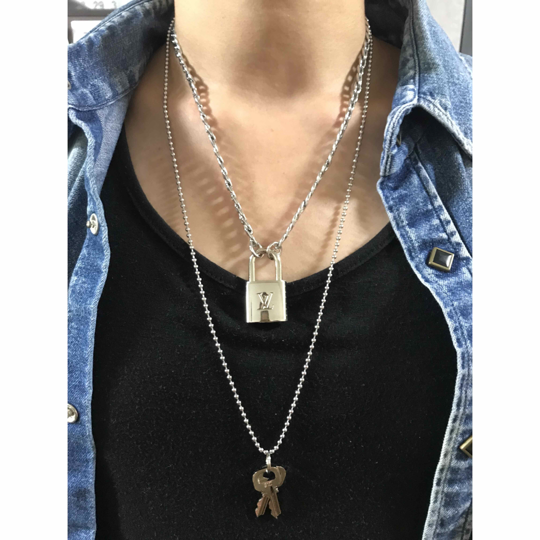 【限定】Louis Vuitton シルバー パドロック ネックレス