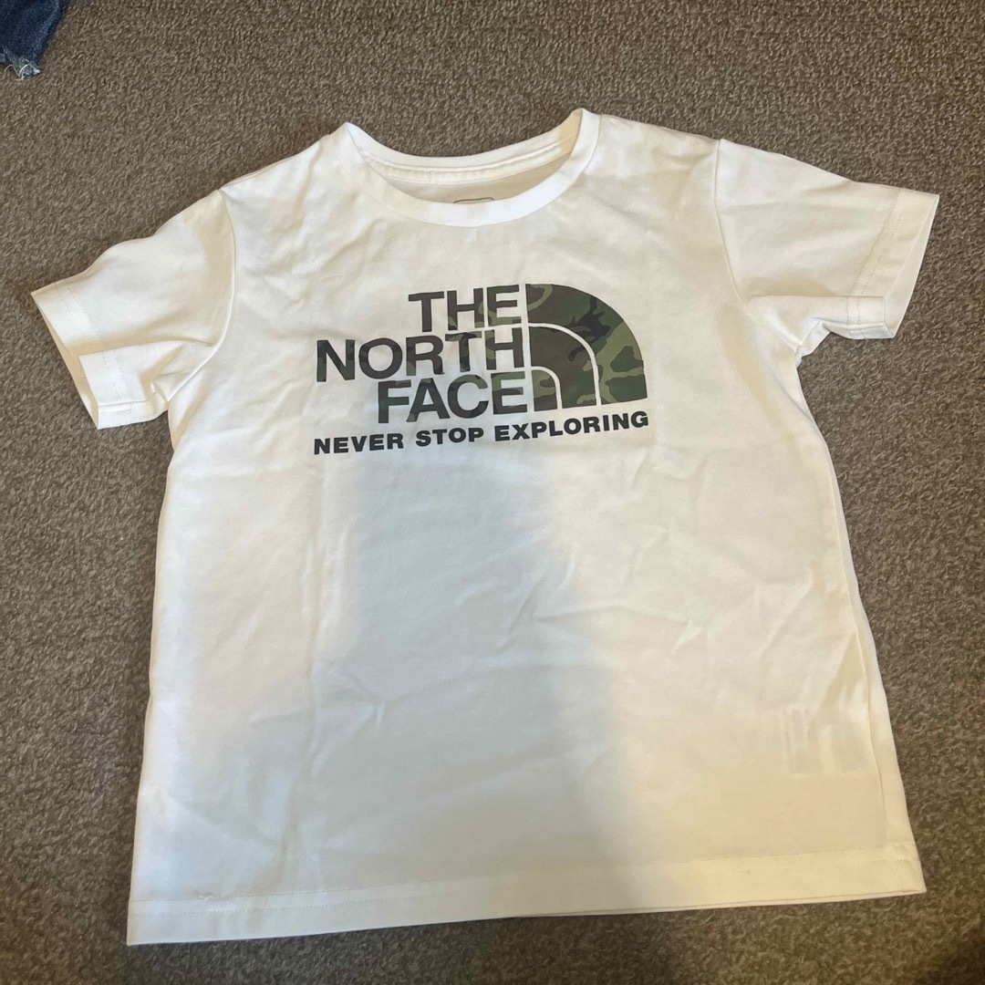 THE NORTH FACE(ザノースフェイス)のノースフェイス120Tシャツ キッズ/ベビー/マタニティのキッズ服男の子用(90cm~)(Tシャツ/カットソー)の商品写真