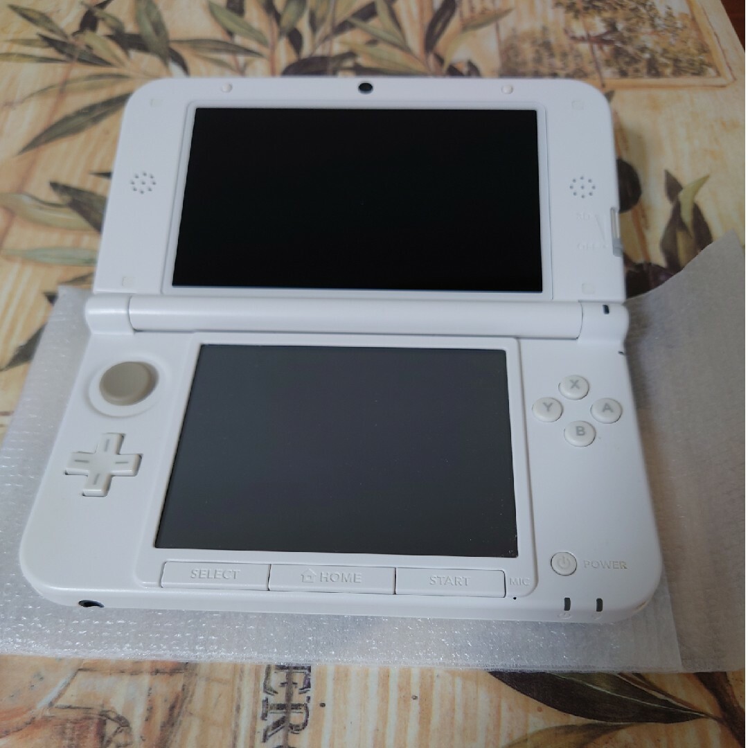 「Newニンテンドー3DS ホワイト極美品