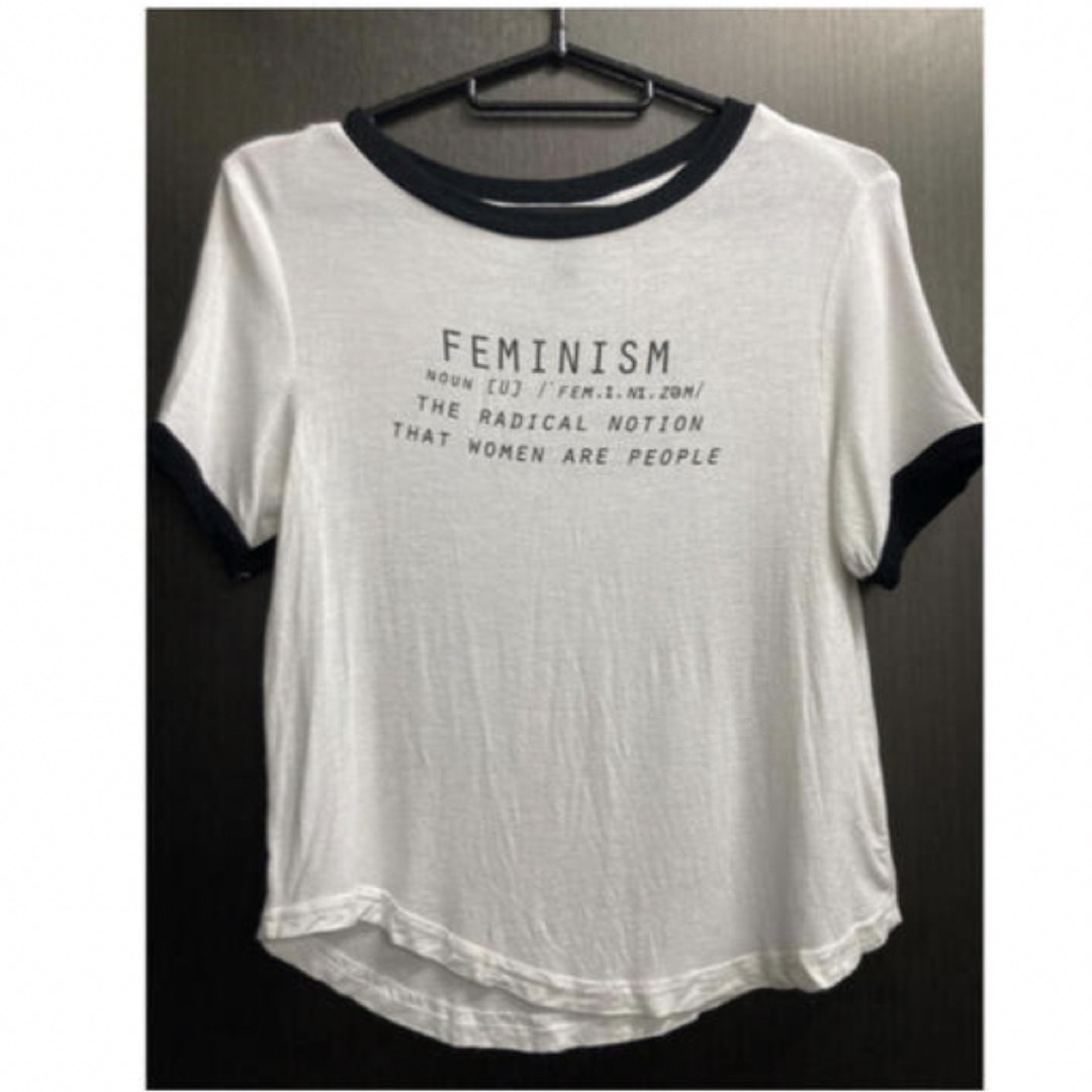 H&H(エイチアンドエイチ)のH&M ショート丈　ロゴTシャツ レディースのトップス(Tシャツ(半袖/袖なし))の商品写真