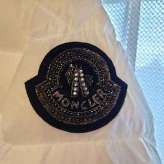 希少☆MONCLER モンクレール パーカー　スワロフスキー