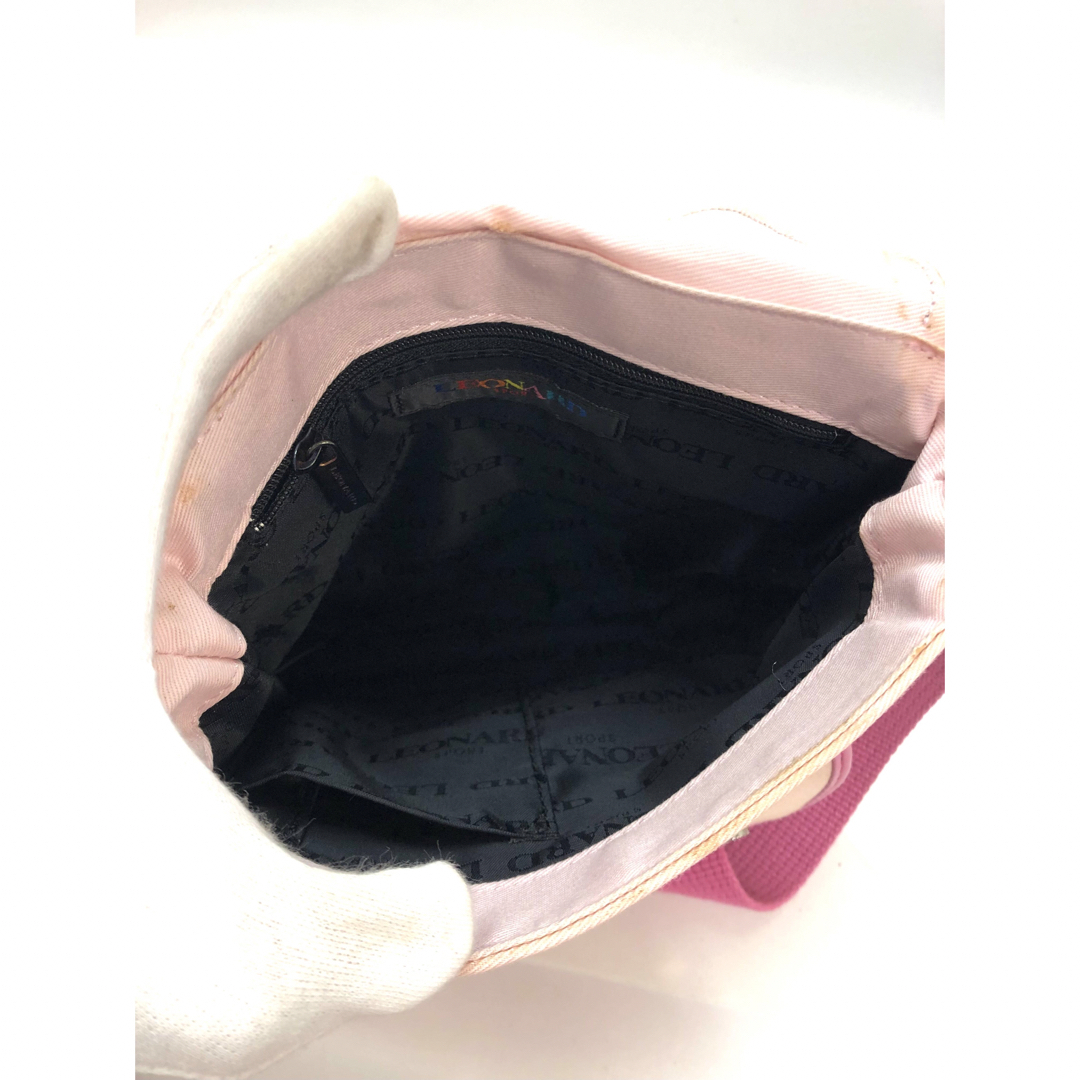 LEONARD(レオナール)のレオナール　ピンク　ショルダー　18667807 レディースのバッグ(ショルダーバッグ)の商品写真