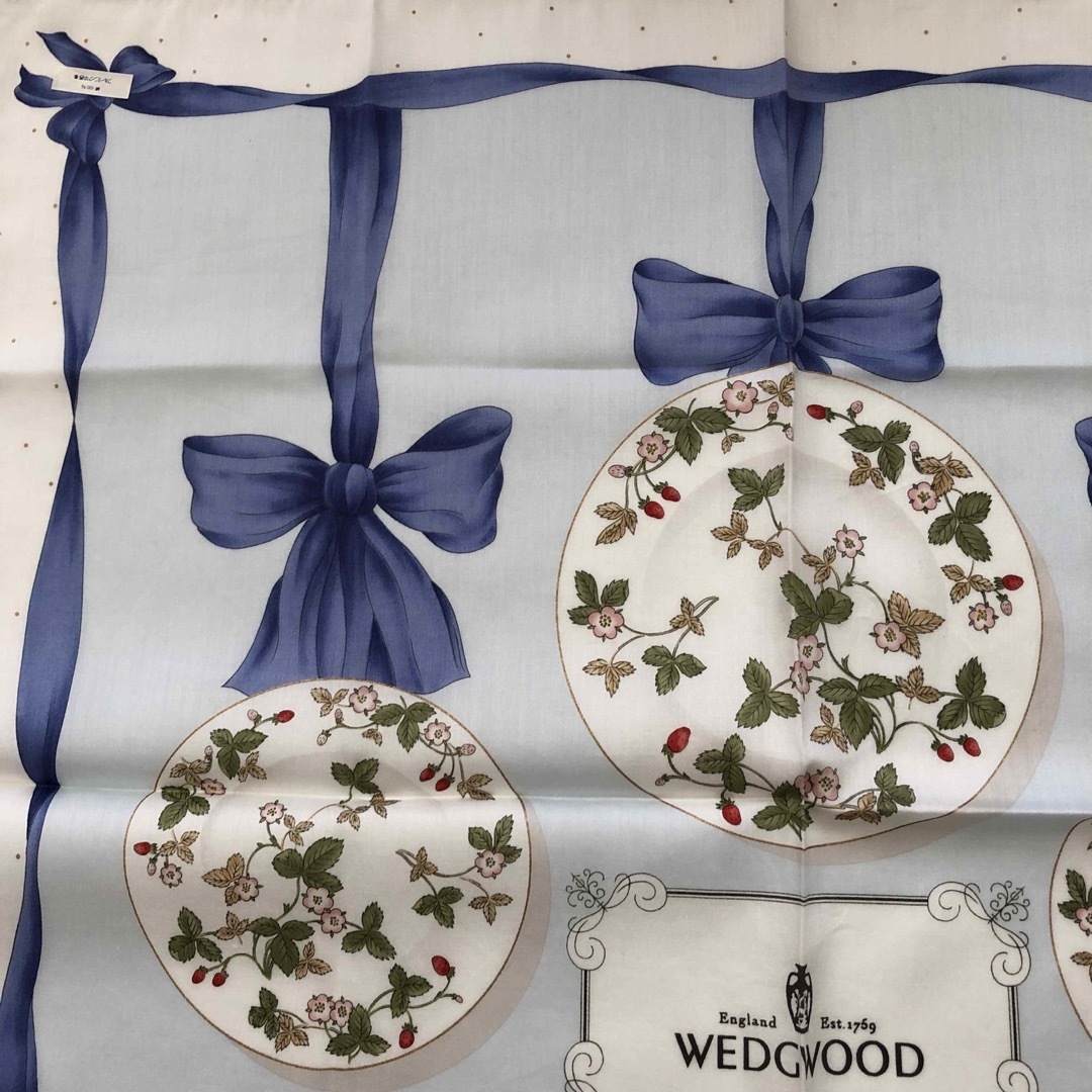 WEDGWOOD(ウェッジウッド)のウエッジウッド  ハンカチ　新品未使用 レディースのファッション小物(ハンカチ)の商品写真