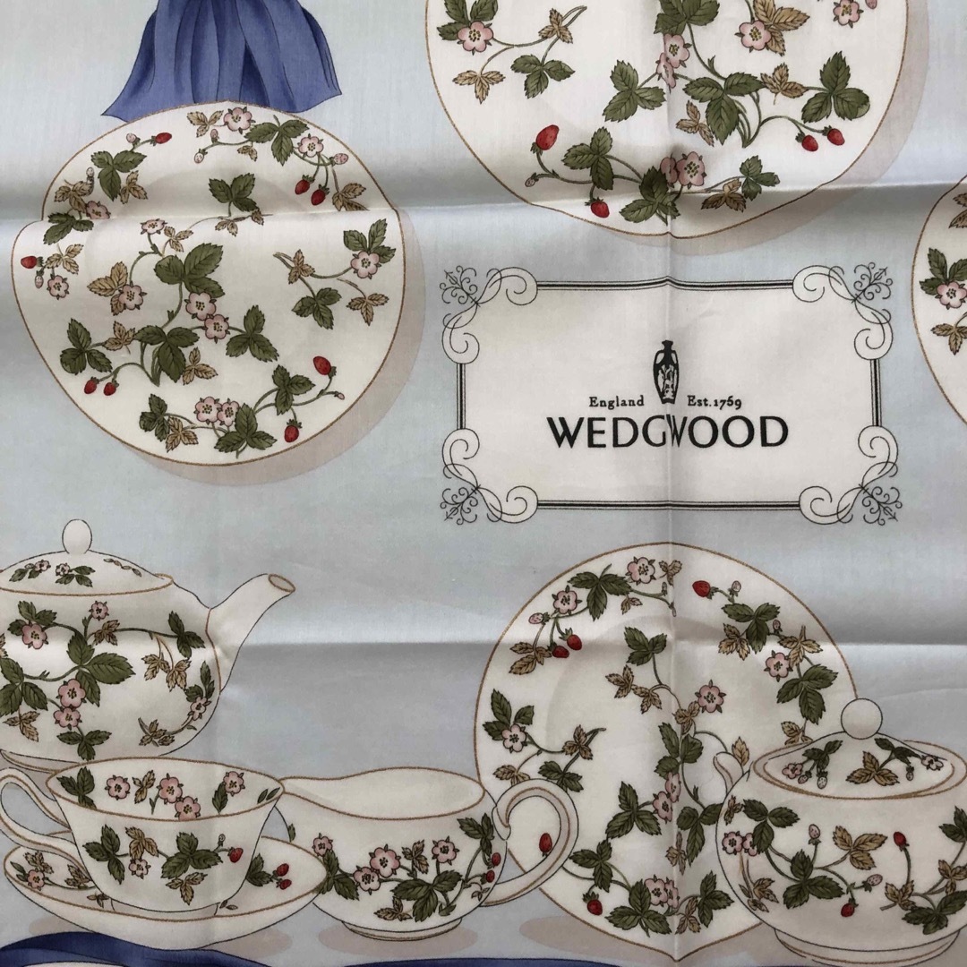 WEDGWOOD(ウェッジウッド)のウエッジウッド  ハンカチ　新品未使用 レディースのファッション小物(ハンカチ)の商品写真