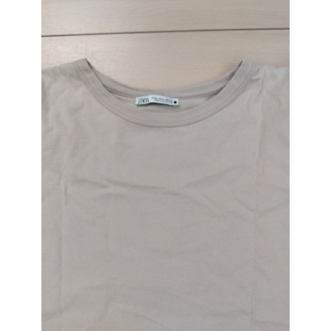 ZARA(ザラ)のZARA    ベージュTシャツ レディースのトップス(Tシャツ(半袖/袖なし))の商品写真