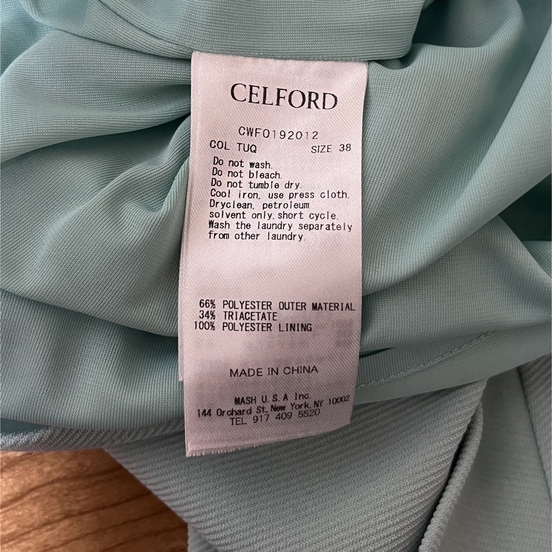 CELFORD(セルフォード)の【美品】celford セルフォード　肩フリルワンピース レディースのワンピース(ひざ丈ワンピース)の商品写真