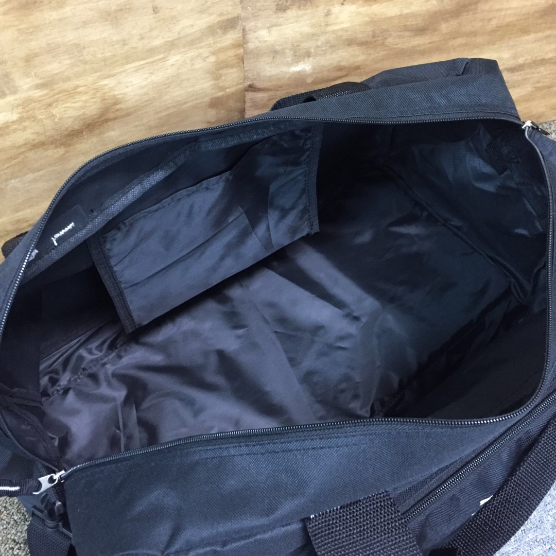 大容量 ボストンバッグ メンズ レディース 旅行 修学旅行 新品　迷彩グリーン メンズのバッグ(ボストンバッグ)の商品写真