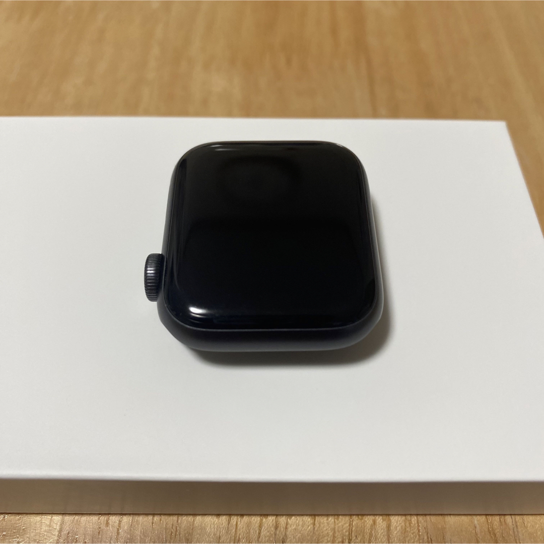 Apple Watch(アップルウォッチ)の【miku様専用】APPLE WATCH SE 40mm【おまけ付き】 メンズの時計(腕時計(デジタル))の商品写真