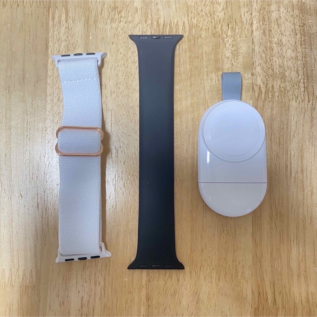 Apple Watch(アップルウォッチ)の【miku様専用】APPLE WATCH SE 40mm【おまけ付き】 メンズの時計(腕時計(デジタル))の商品写真