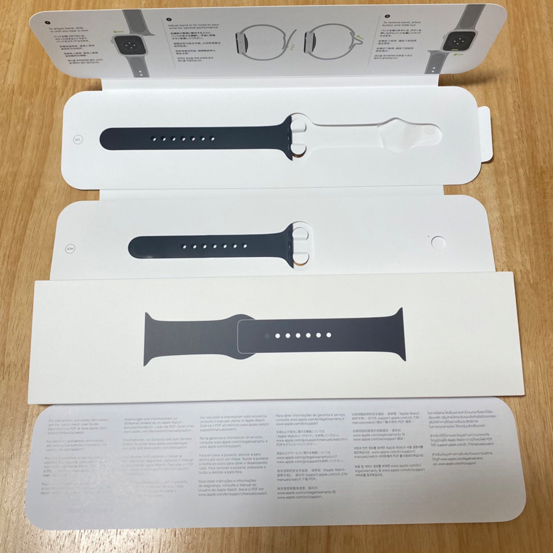 Apple Watch(アップルウォッチ)の【miku様専用】APPLE WATCH SE 40mm【おまけ付き】 メンズの時計(腕時計(デジタル))の商品写真