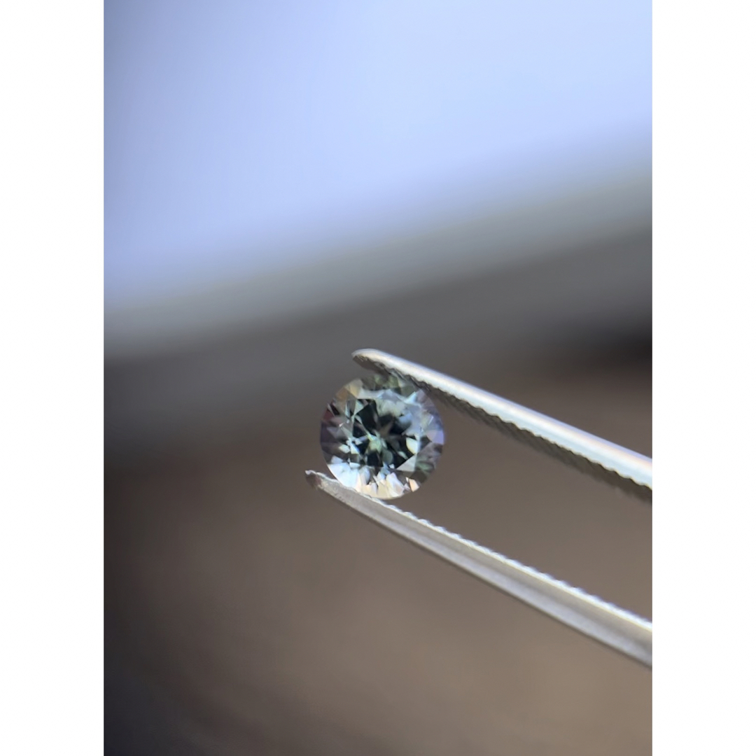 ゾイサイト(ピーコックカラー) 0.90ct-