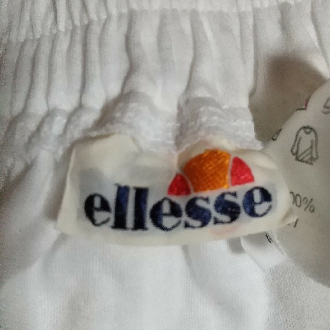 ellesse(エレッセ)のエレッセ 白 テニススコート スポーツ/アウトドアのテニス(ウェア)の商品写真