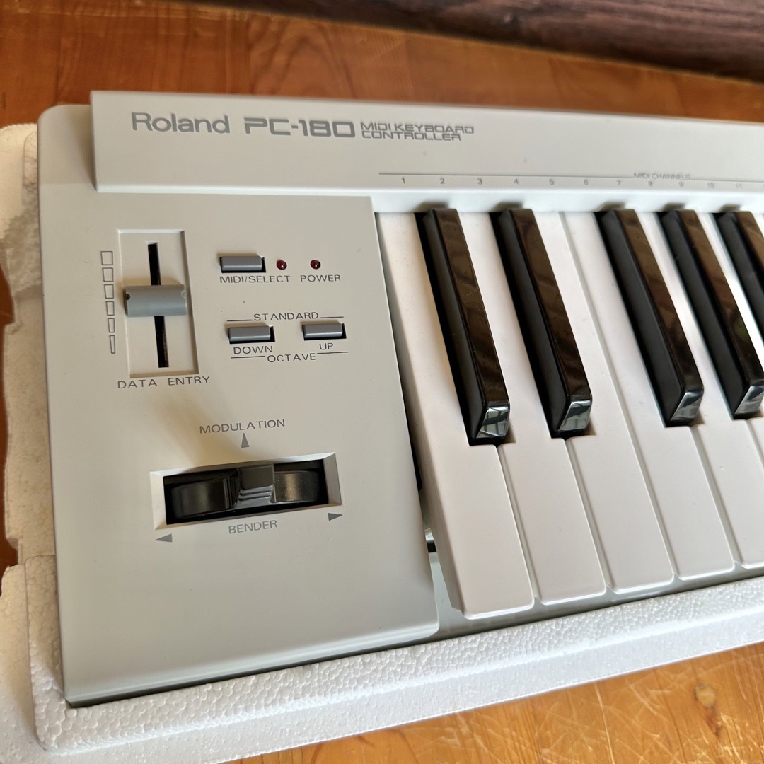 Roland MIDIキーボードコントローラー PC-180 3