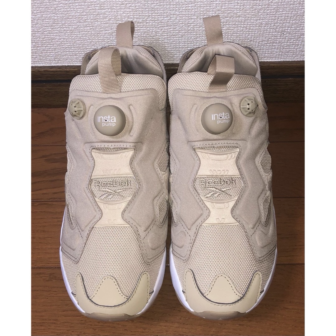 Reebok(リーボック)の25cm 美品 REEBOK INSTA PUMP FURY OG ベージュ 白 レディースの靴/シューズ(スニーカー)の商品写真