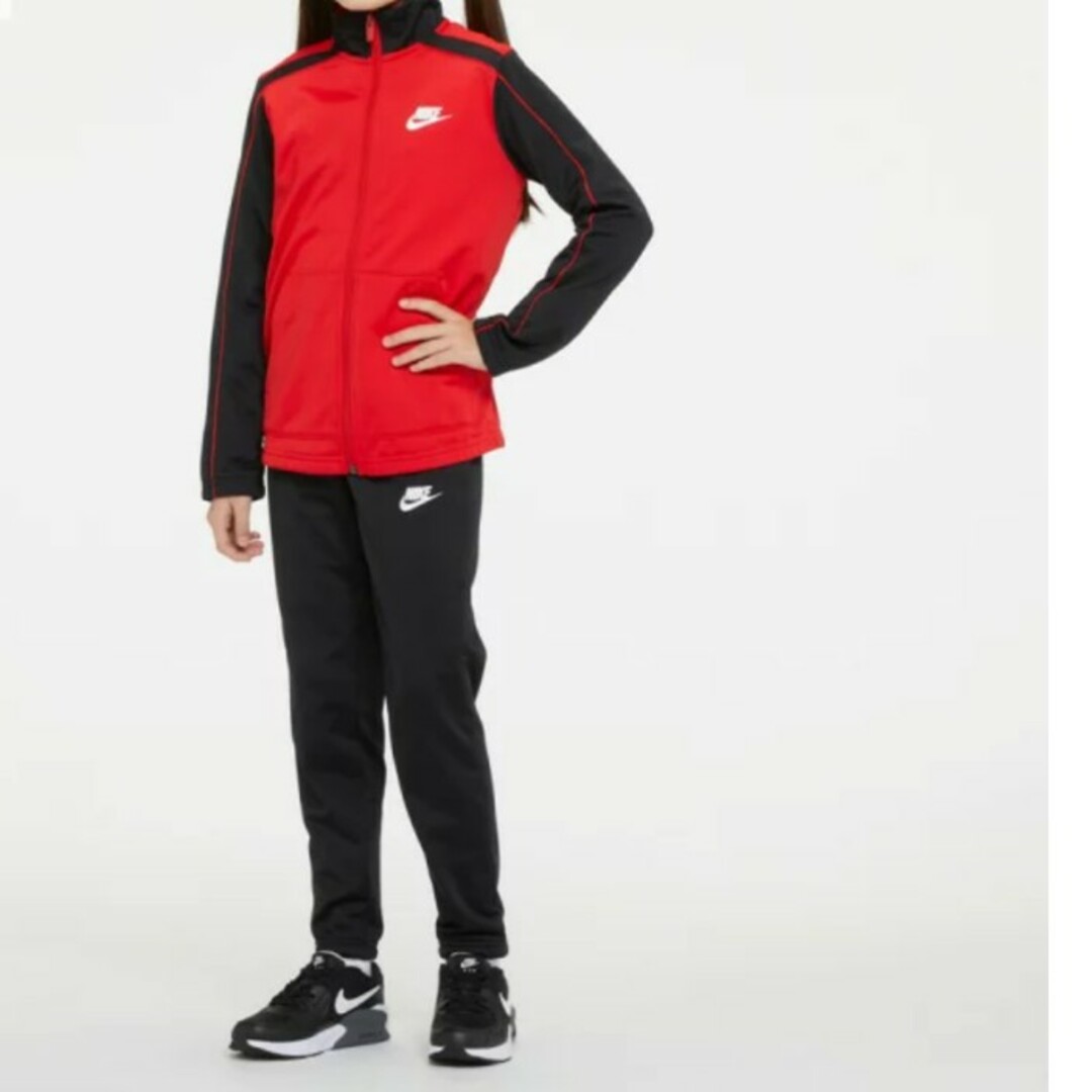 NIKE(ナイキ)のナイキ 160 新品　値札　上下ジャージ キッズ/ベビー/マタニティのキッズ服男の子用(90cm~)(その他)の商品写真