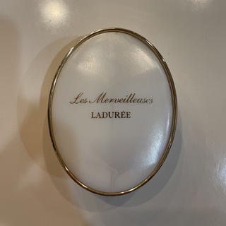 レメルヴェイユーズラデュレ(Les Merveilleuses LADUREE)のレ・メルヴェイユーズラデュレ　パウダーブラッシュ　17(チーク)