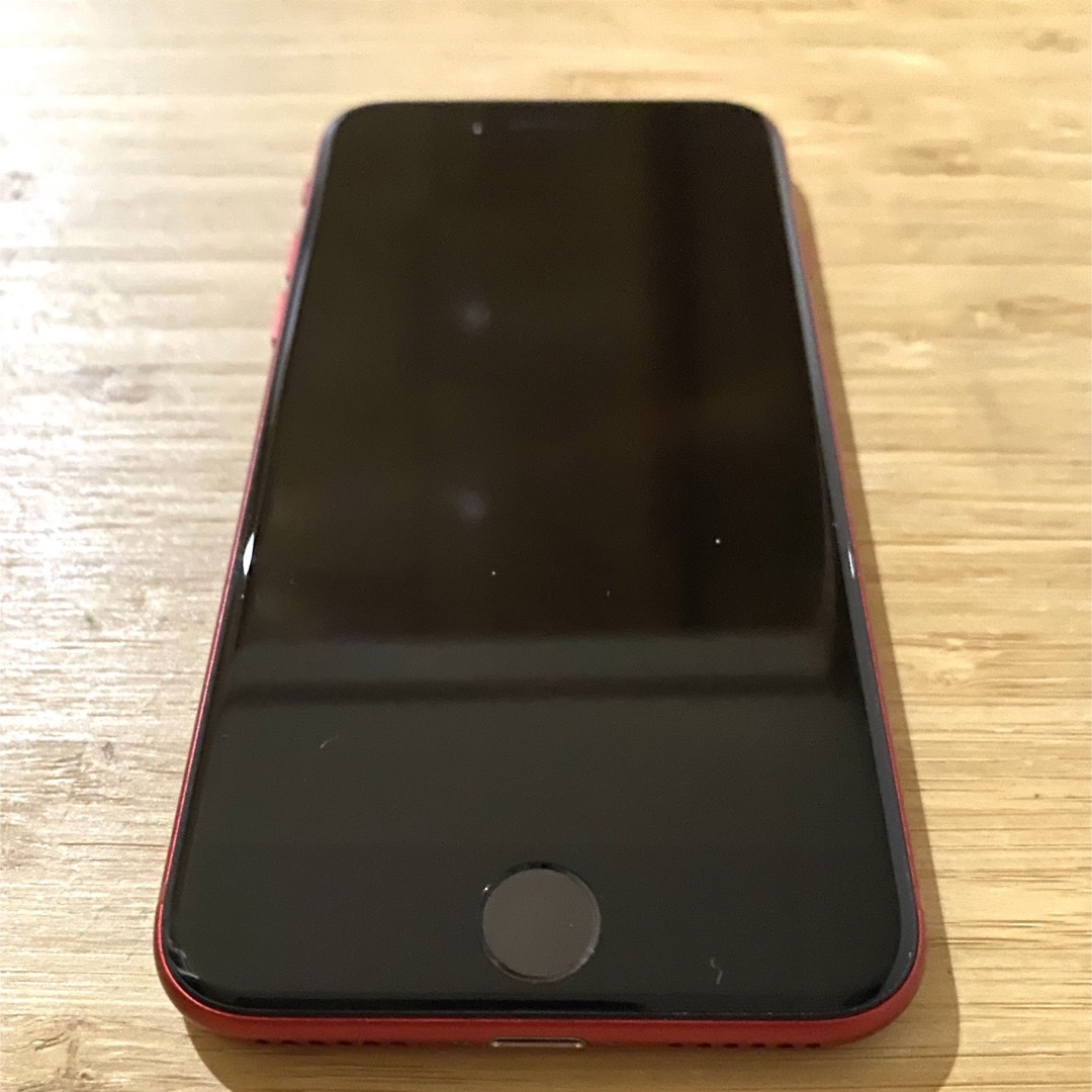iPhone SE 第2世代 (SE2) レッド 128GB ジャンク品　美品 スマホ/家電/カメラのスマートフォン/携帯電話(スマートフォン本体)の商品写真