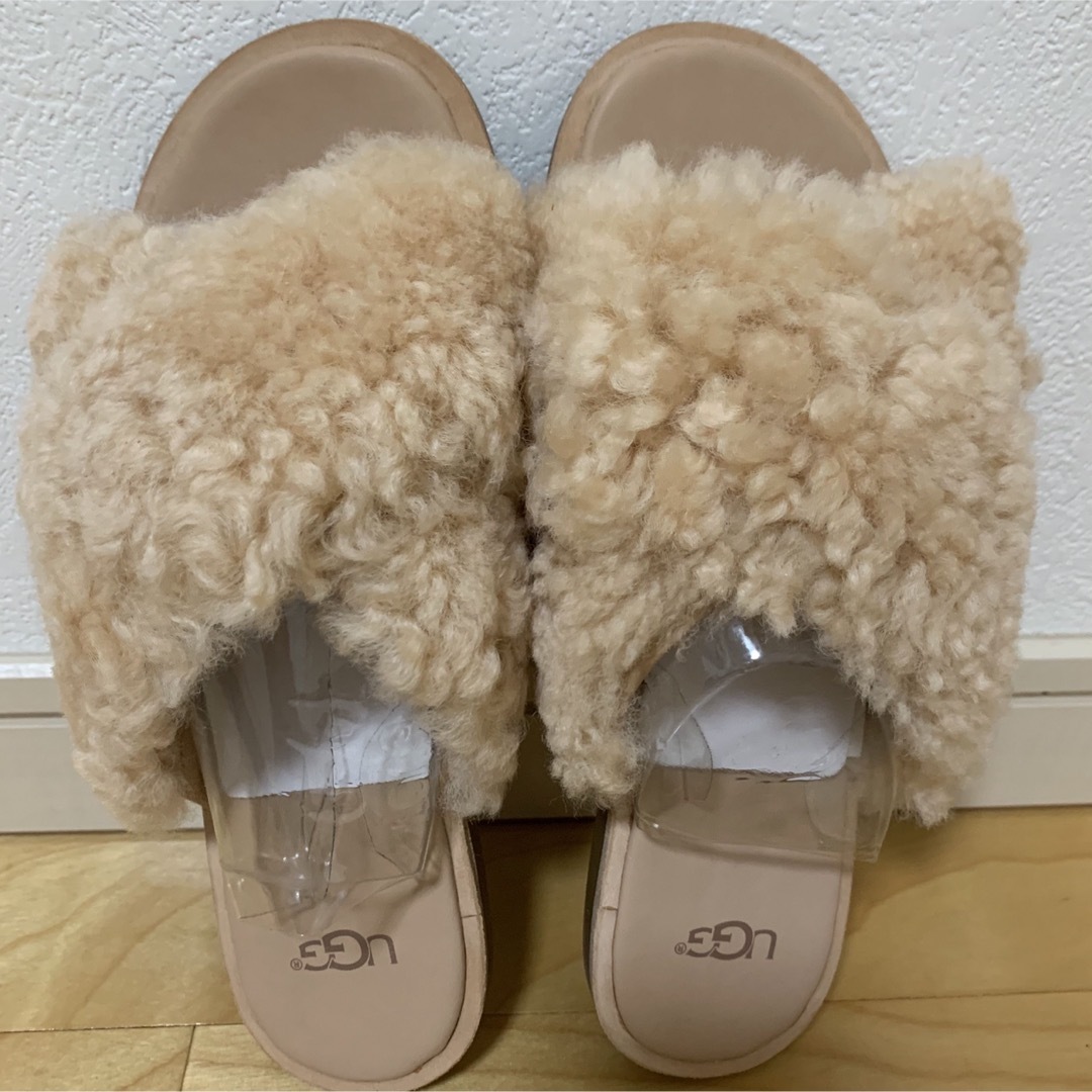 UGG AUSTRALIA(アグオーストラリア)のUGG W JONI ボアサンダル　サイズ23 新品未使用 レディースの靴/シューズ(サンダル)の商品写真