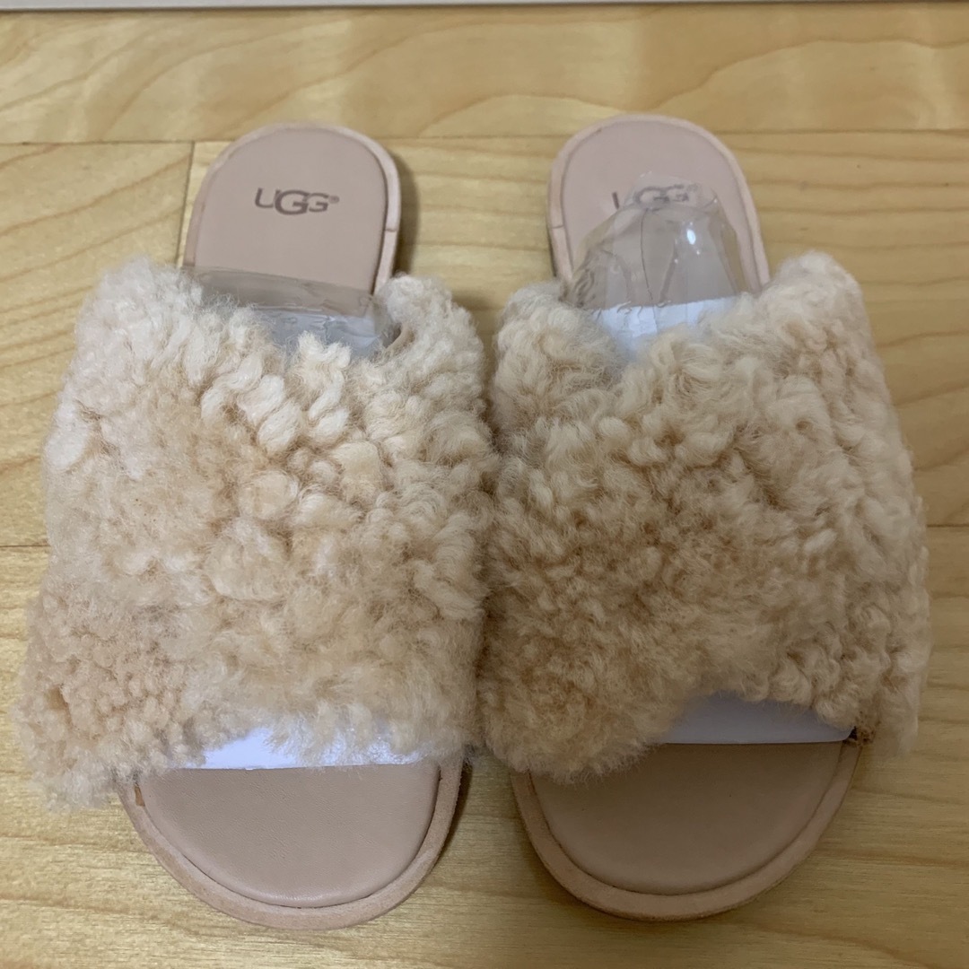 UGG W JONI ボアサンダル　サイズ23 新品未使用