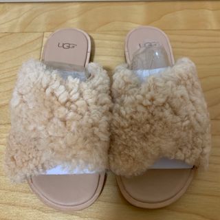 アグオーストラリア(UGG AUSTRALIA)のUGG W JONI ボアサンダル　サイズ23 新品未使用(サンダル)