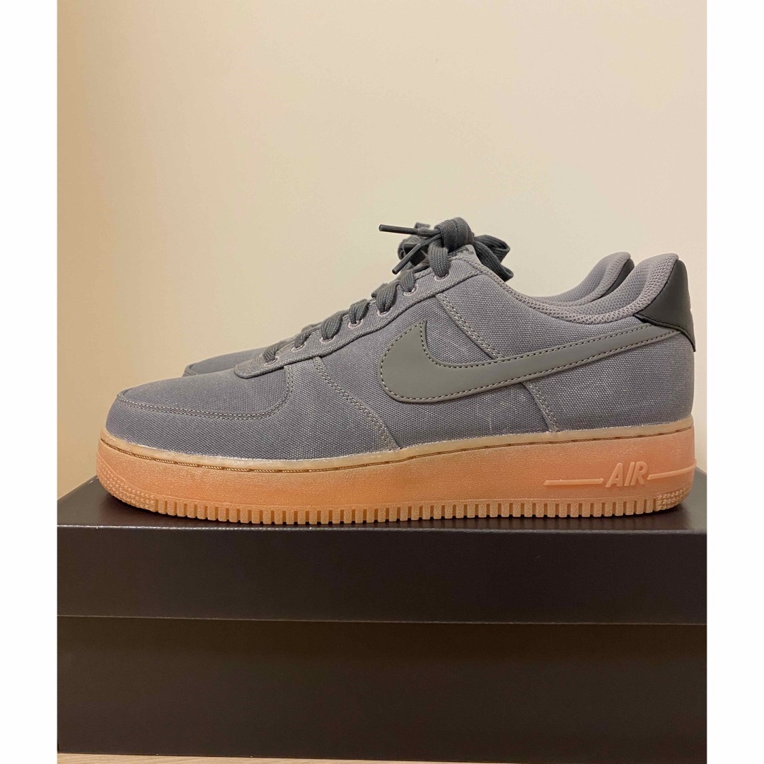 【完売品】NIKE AIR FORCE 1 '07 LV8 STYLE