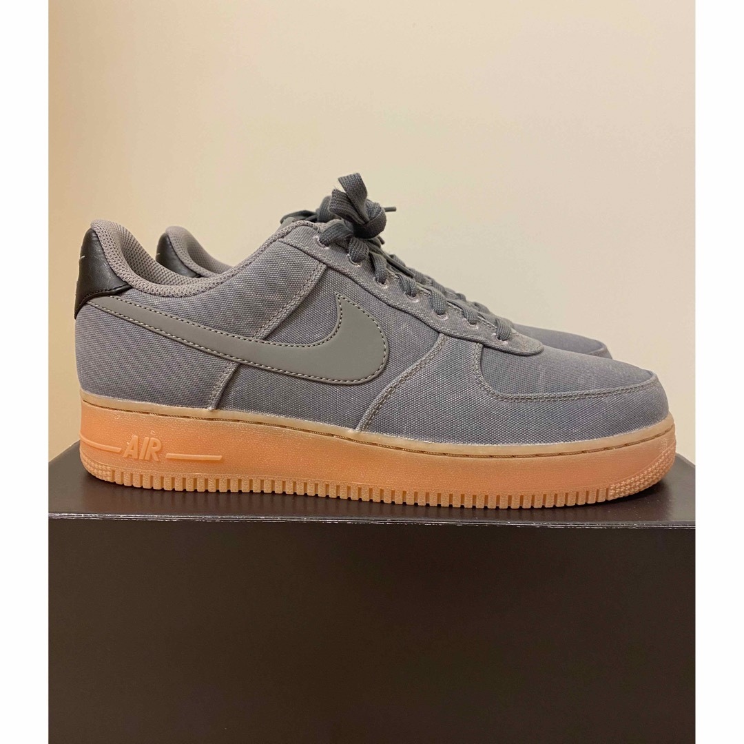 【完売品】NIKE AIR FORCE 1 '07 LV8 STYLE