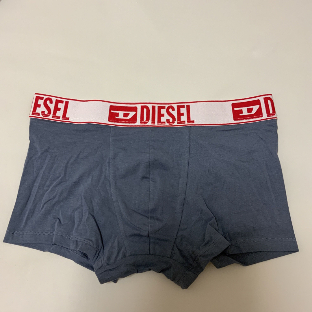 DIESEL(ディーゼル)の洗練されたデザインDIESEL　3パック ボクサーパンツ　ブルー　S　新モデル メンズのアンダーウェア(ボクサーパンツ)の商品写真