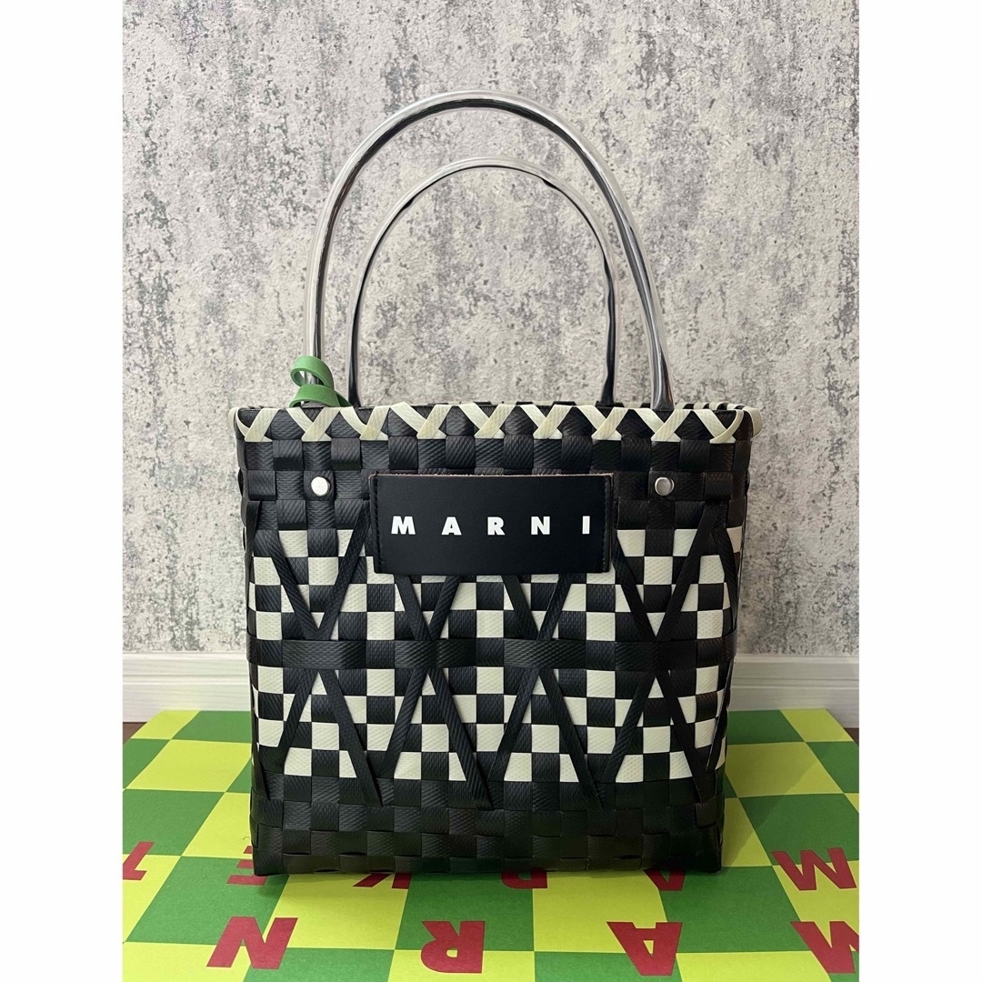 Marni(マルニ)の新品⭐︎ マルニマーケット　ステンシルバック　黒 レディースのバッグ(かごバッグ/ストローバッグ)の商品写真