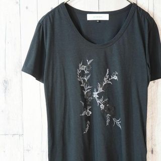 ルシェルブルー(LE CIEL BLEU)のLE CIEL BLEU 花柄立体プリントTシャツカットソー 黒M(Tシャツ(半袖/袖なし))