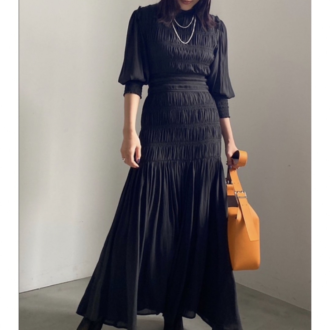 REFINED SHIRRING DRESS | フリマアプリ ラクマ