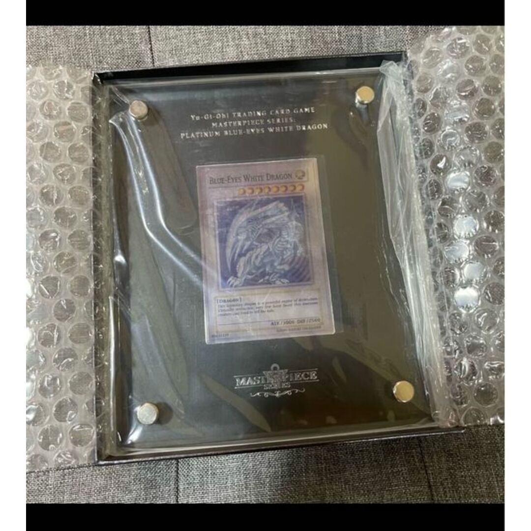 遊戯王(ユウギオウ)の海外版　プラチナ　ブルーアイズ エンタメ/ホビーのトレーディングカード(シングルカード)の商品写真